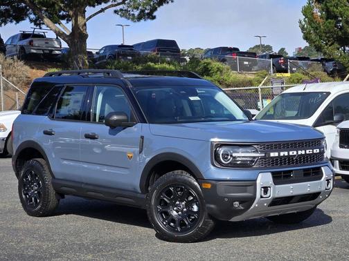 Azure Gray Metallic Tri-Coat 2026 Ford Bronco Sport Badlands