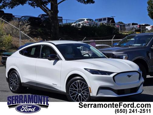 Star White Metallic Tri-Coat 2026 Ford Mustang Mach-E Premium