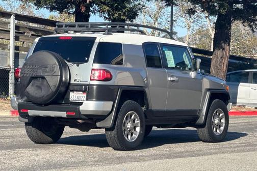 2011 Toyota FJ Cruiser Base