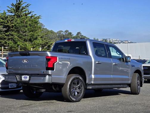 2025 Ford F-150 Lightning Flash