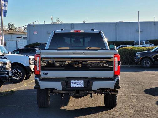 Avalanche 2026 Ford F-250 Platinum