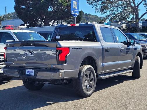 2025 Ford F-150 Lightning Flash