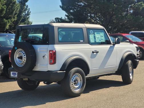 2025 Ford Bronco Base