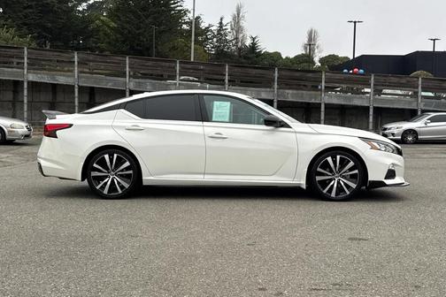 2021 Nissan Altima SR VC-Turbo FWD