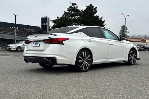 2021 Nissan Altima SR VC-Turbo FWD