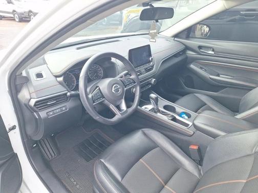 2021 Nissan Altima SR VC-Turbo FWD