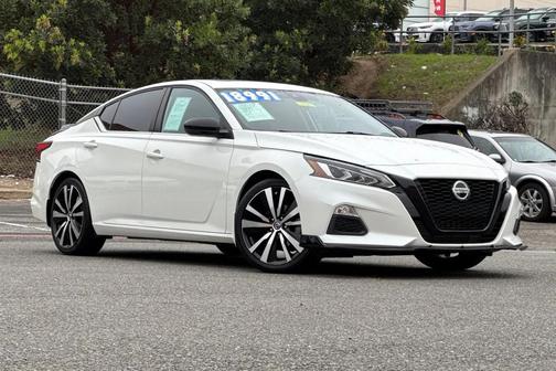 2021 Nissan Altima SR VC-Turbo FWD