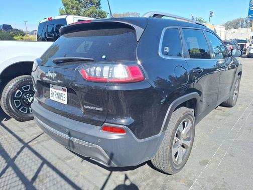 Diamond Black Crystal Pearlcoat 2019 Jeep Cherokee Limited
