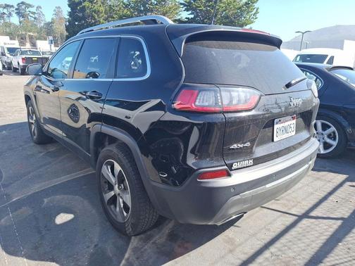 Diamond Black Crystal Pearlcoat 2019 Jeep Cherokee Limited