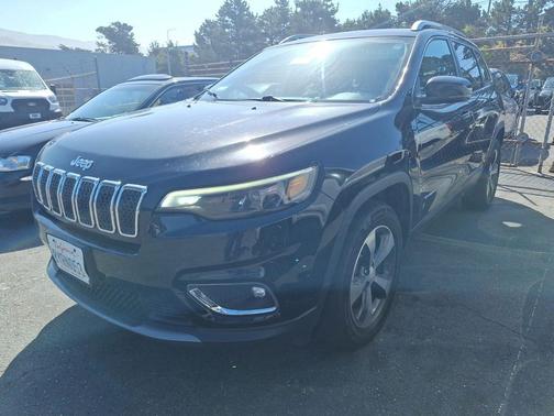 Diamond Black Crystal Pearlcoat 2019 Jeep Cherokee Limited