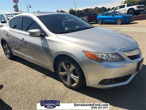 2013 Acura ILX 2.0L w/Premium Package