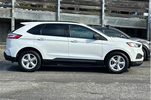 2021 Ford Edge SE