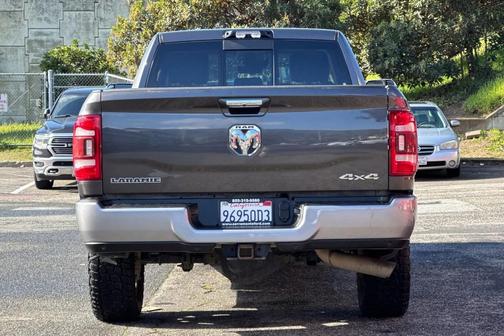 2021 RAM 3500 Laramie Crew Cab 4x4 8' Box