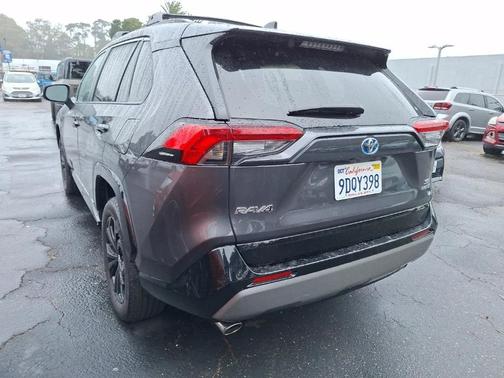 2022 Toyota RAV4 Hybrid SE