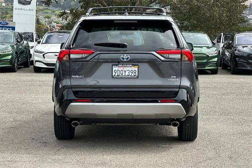 2022 Toyota RAV4 Hybrid SE