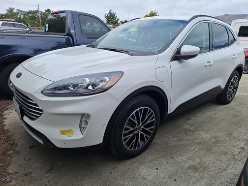 2022 Ford Escape Titanium