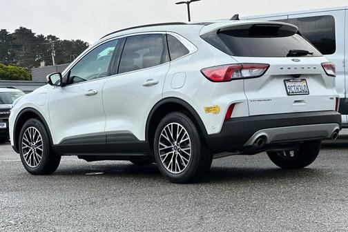2022 Ford Escape Titanium