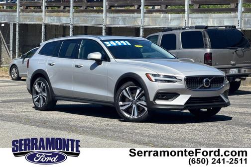 Silver Dawn 2025 Volvo V60 Cross Country Plus, B5 AWD Gas (mild hybrid)