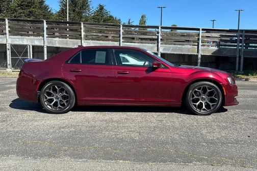 Velvet Red Pearlcoat 2018 Chrysler 300 S