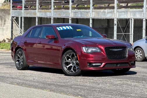 Velvet Red Pearlcoat 2018 Chrysler 300 S