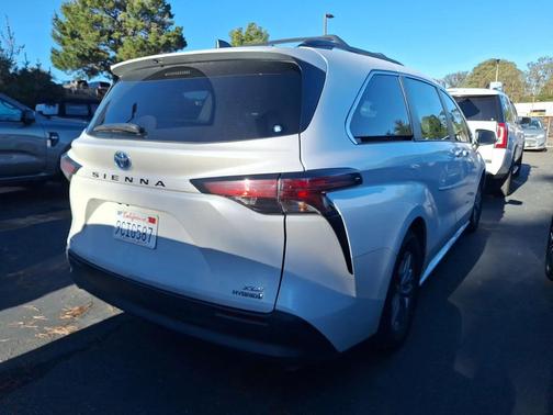 2022 Toyota Sienna XLE