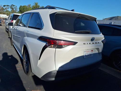 2022 Toyota Sienna XLE