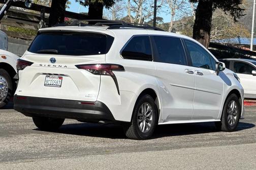 2022 Toyota Sienna XLE