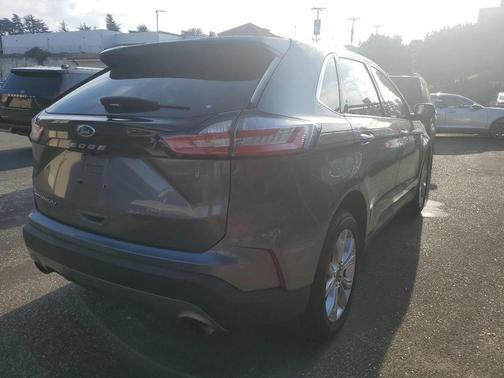 2021 Ford Edge Titanium