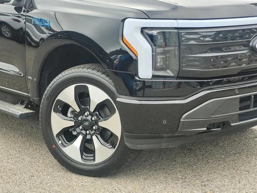 2025 Ford F-150 Lightning Platinum