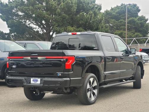 2025 Ford F-150 Lightning Platinum