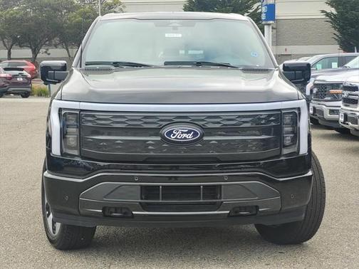 2025 Ford F-150 Lightning Platinum
