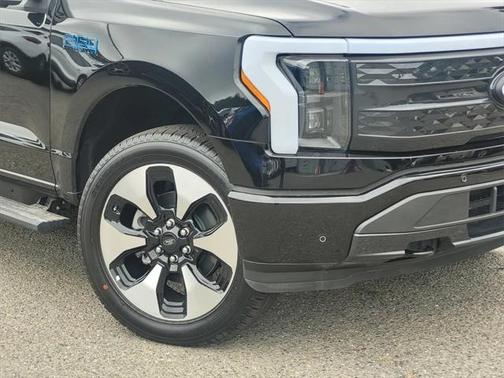 2025 Ford F-150 Lightning Platinum