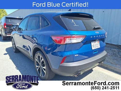 Atlas Blue Metallic 2022 Ford Escape SE