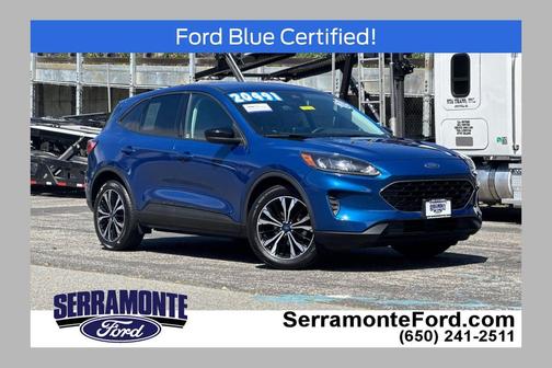 Atlas Blue Metallic 2022 Ford Escape SE