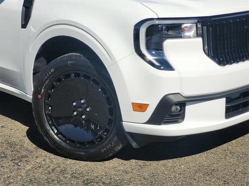 2025 Ford Maverick Lobo Standard