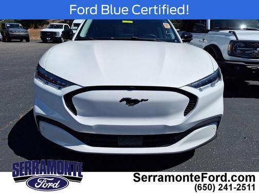 Star White Metallic Tri-Coat 2023 Ford Mustang Mach-E Select