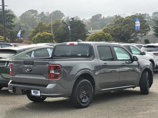 2025 Ford Maverick Lobo Standard