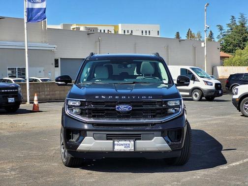 Agate Black Metallic 2026 Ford Expedition Max Platinum