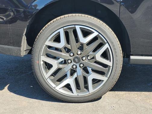 Agate Black Metallic 2026 Ford Expedition Max Platinum