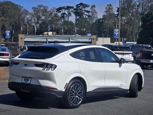 Star White Metallic Tri-Coat 2026 Ford Mustang Mach-E Premium