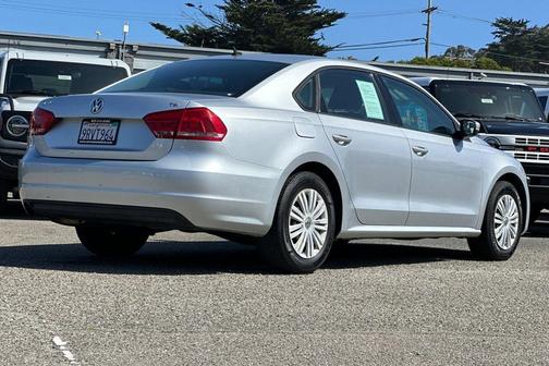 Reflex Silver 2015 Volkswagen Passat 1.8T Auto S