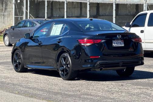 Super Black 2022 Nissan Sentra SR