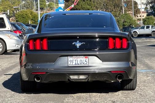 2016 Ford Mustang V6
