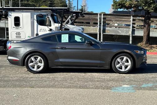 2016 Ford Mustang V6