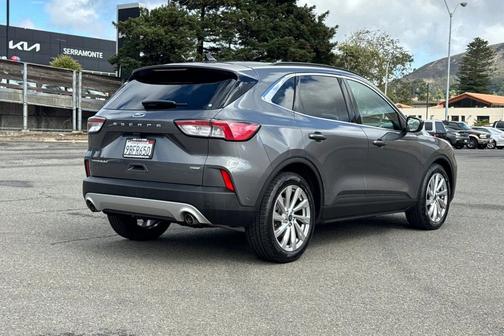 2022 Ford Escape Titanium