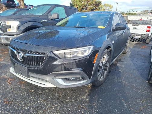 2018 Buick Regal TourX Essence