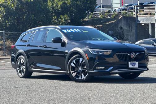 2018 Buick Regal TourX Essence