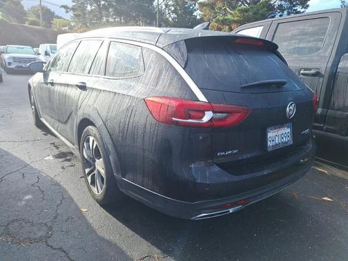 2018 Buick Regal TourX Essence