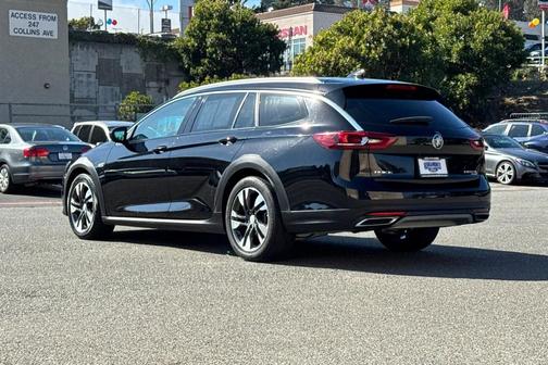2018 Buick Regal TourX Essence