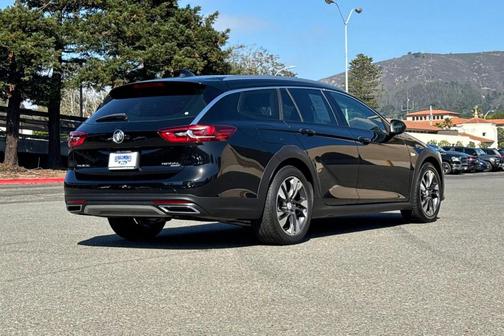 2018 Buick Regal TourX Essence